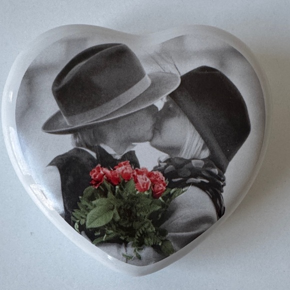 Figi Graphics Other - Heart-Shaped Decorative Piece Trinket Box with song playing “As Time Goes By”
